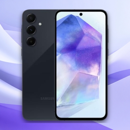 Samsung pametni telefon sa tri zadnje kamere i modernim dizajnom